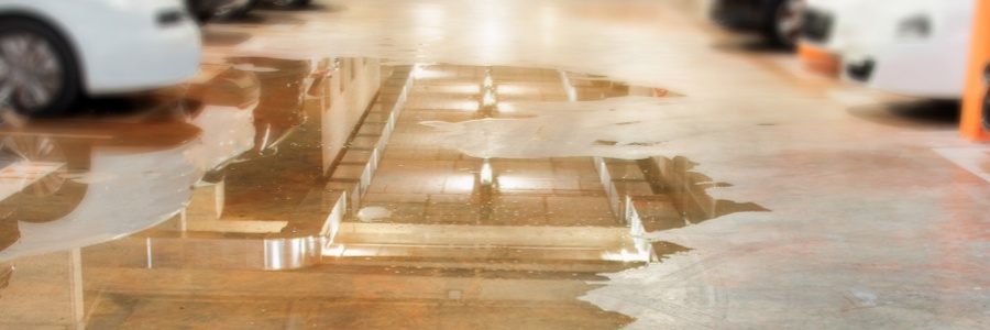 Dowiedz się kto jest odpowiedzialny za remont zalanego garażu podziemnego - Wspólnota a może Właściciel