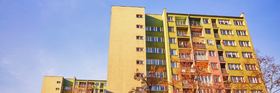 Dowiedz się jakie są wady i zalety mieszkania w bloku z wielkiej płyty